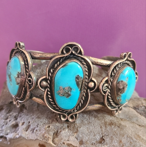 Extraordinary Vintage Native American Turquoise Sterling Silver Bangle Bracelet